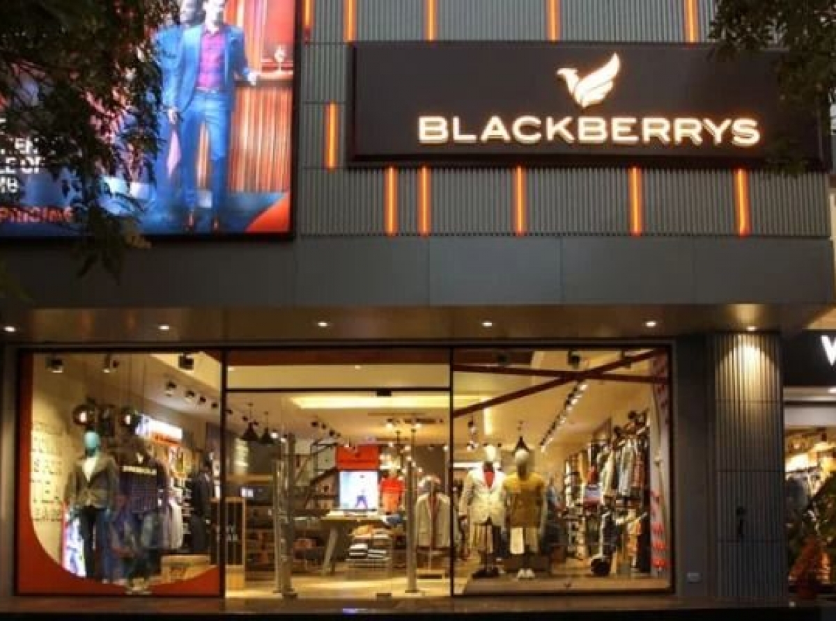 Blackberrys eyes emerging cities with 70 new stores launches across India