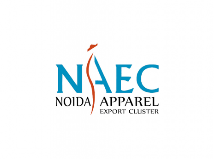 Why has a restriction on Chinese cotton harmed Noida's apparel traders?