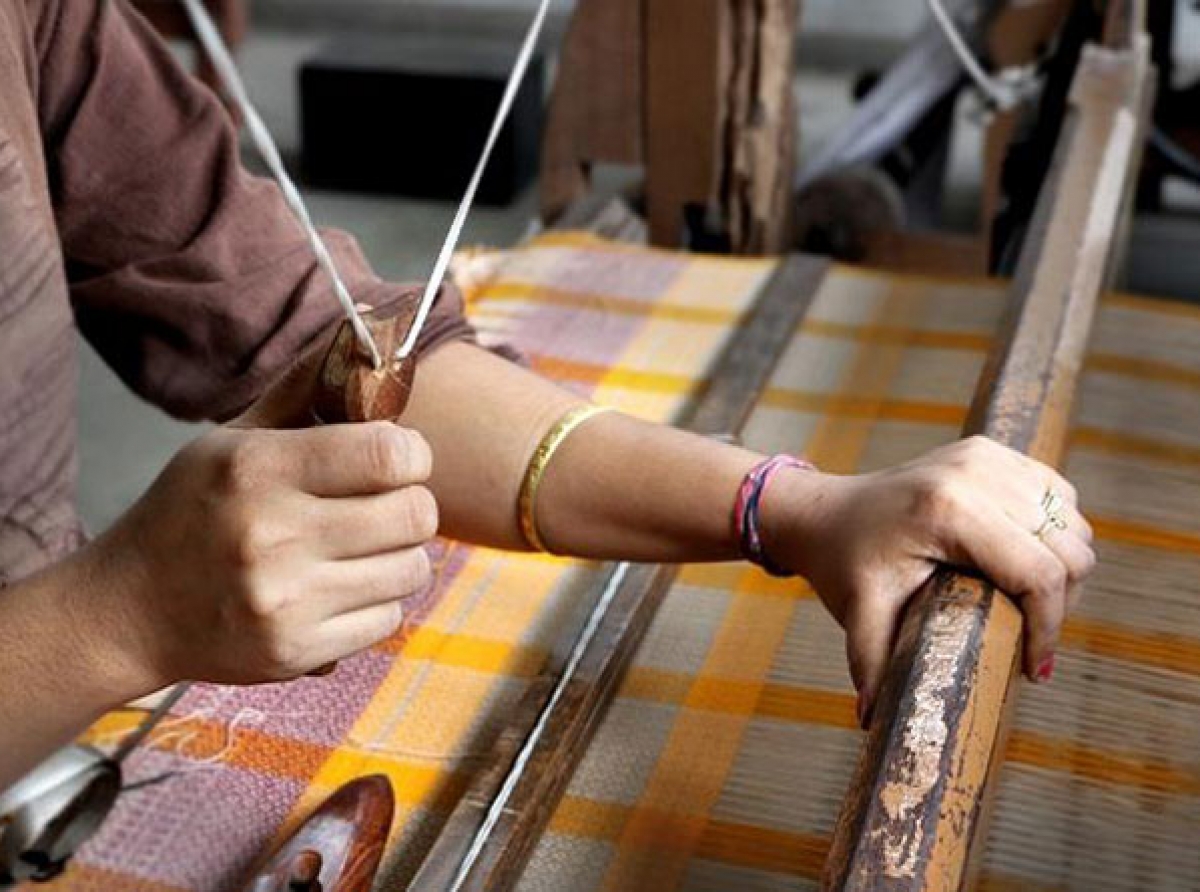 Himachal Pradesh's government plans to make handloom and artisan items available online