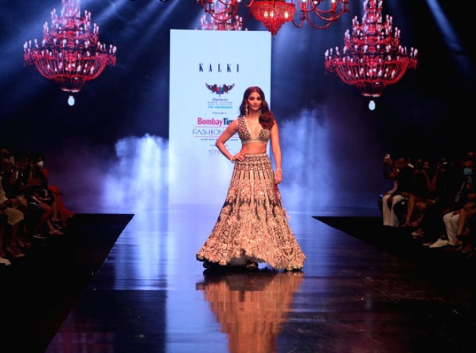 Pooja Hegde walks the ramp for Kalki Fashion
