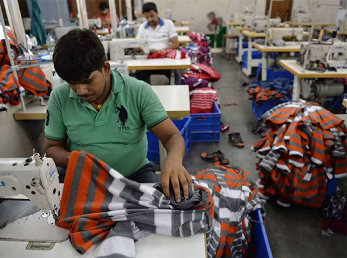 Tirupur's clothing producers will go on strike on November 26 in protest of high yarn prices