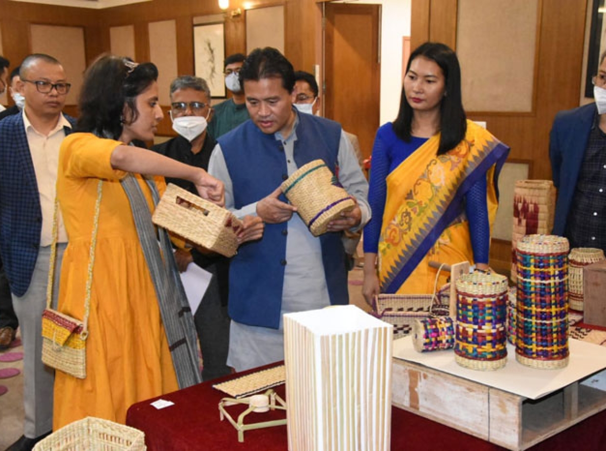 Thongam Biswajit Singh exhorts artisans to enhance export