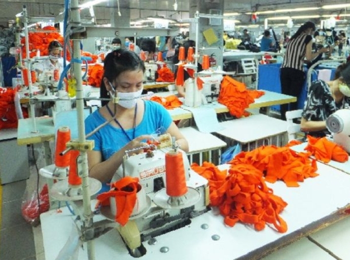 The Uttar Pradesh (U.P.) apparel industry takes a hit owing to the COVID-19 third wave