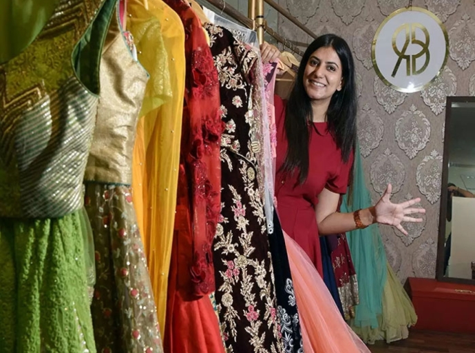 FLYROBE: India’s 1st & the largest fashion rental service
