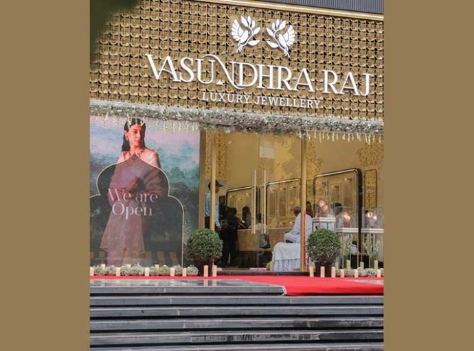Vasundhra Raj opens second flagship store in Noida